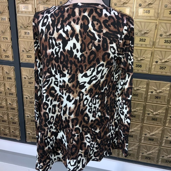 📂NEW Top Animal Print Crew neck L/S with 2 tiers - Picture 9 of 9